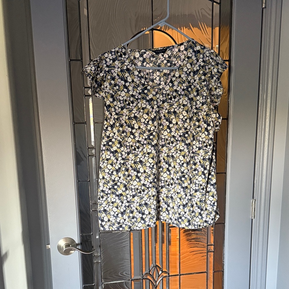 Denver Hayes Black and White Floral Blouse